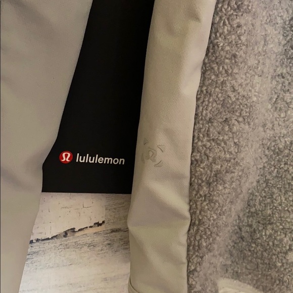 NWT Lululemon Tundra Trek 1/2 Zip - Picture 7 of 7